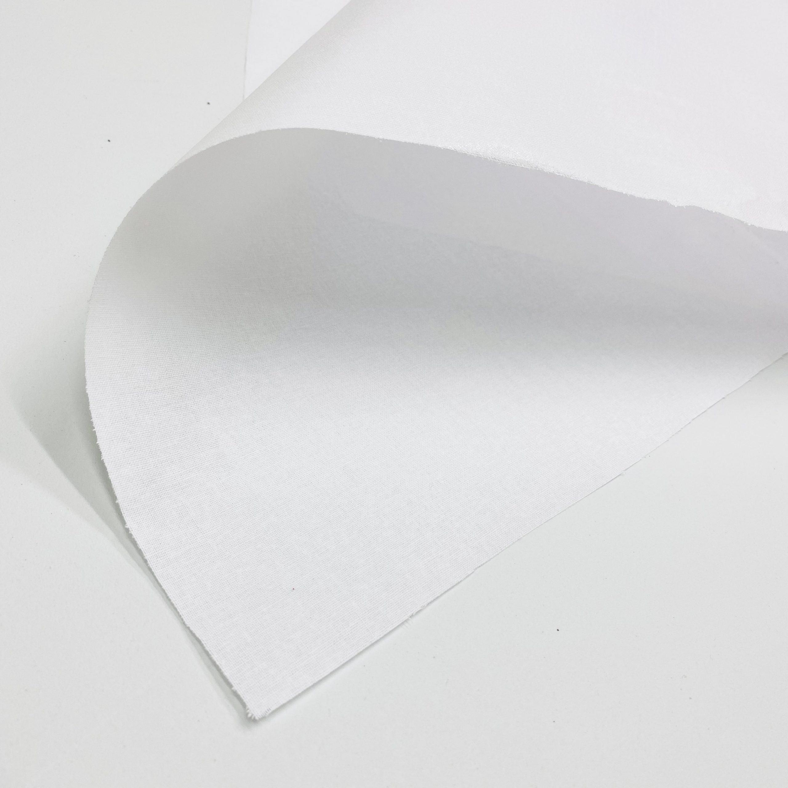 Larghezza 90 cm morbida Tela termoadesiva in tessuto sottile bianco Tessuto termoadesivo senza effetto cartone Cucitura tessuta ed elastica venduta a scampolo di 2 metri 